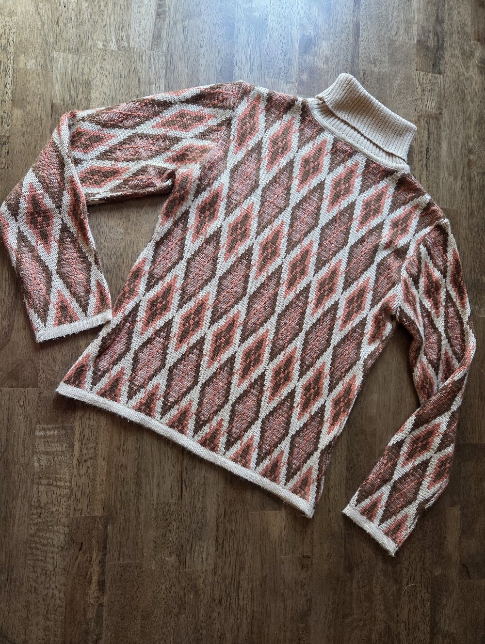Turtleneck Funky Retro Diamond-Print Sweater in Fall Brown Cream and Rust